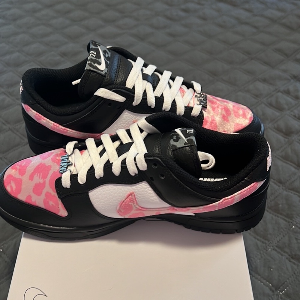 Nike Women's Black and Pink Patterned Sneakers